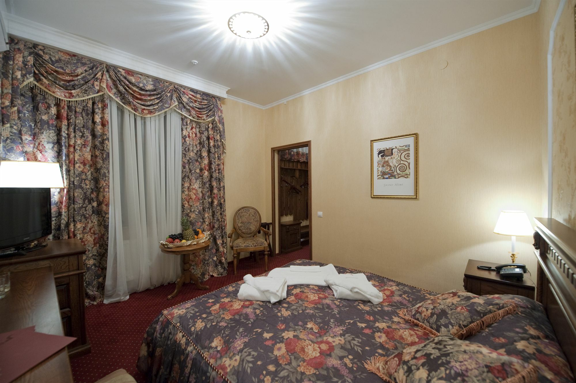 Deluxe Hotel Kupava Lviv Eksteriør billede